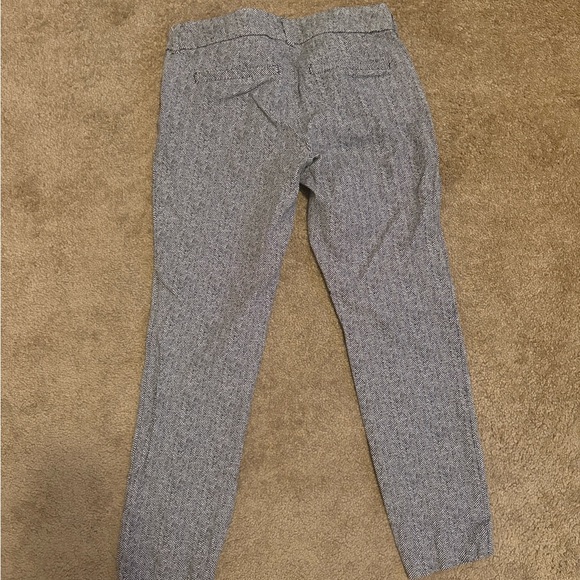 Old Navy Women's Patterned Pixie Pants - Picture 4 of 4